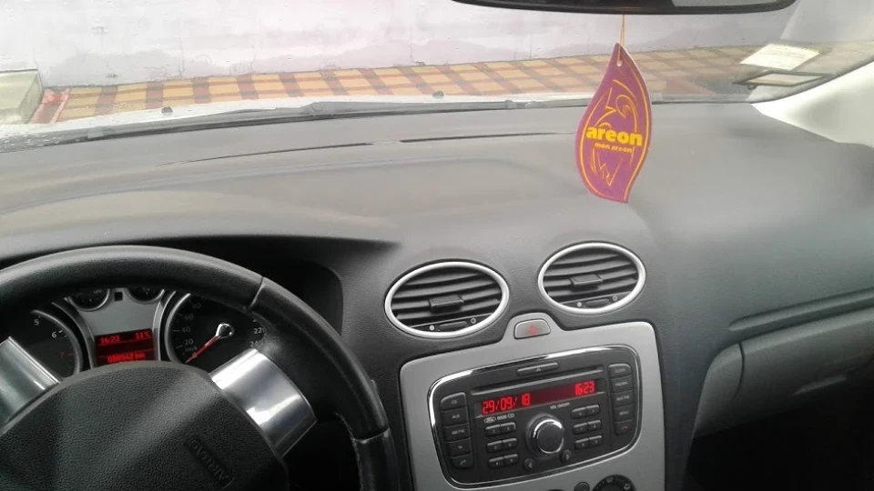 Ford Focus Sedan 2