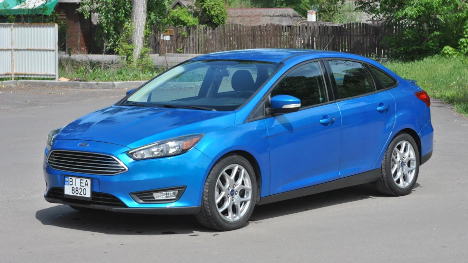Ford Focus Sedan 2