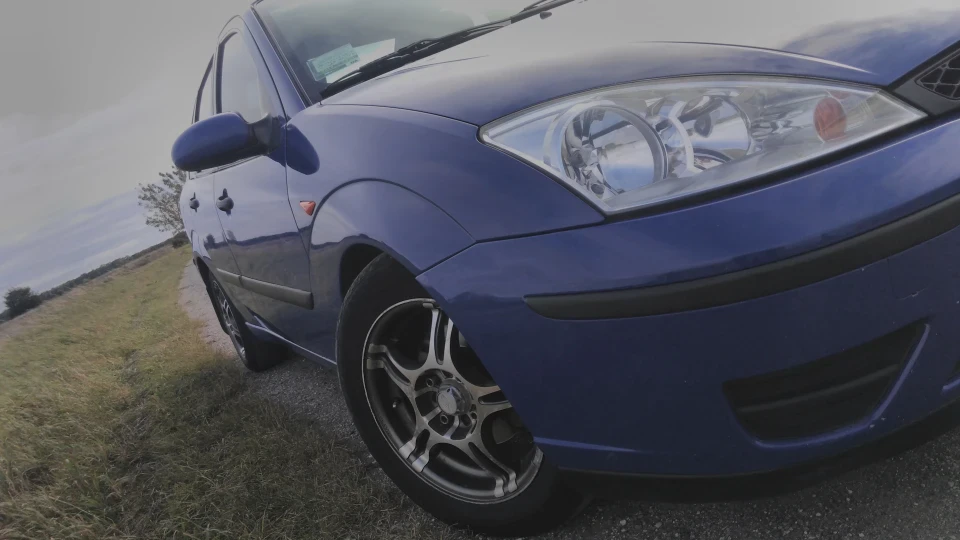 Ford Focus Sedan 1 2