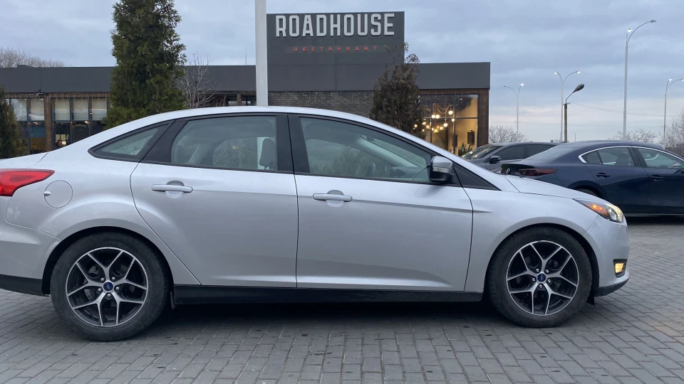 Ford Focus Sedan 1.0 ecoboost 4