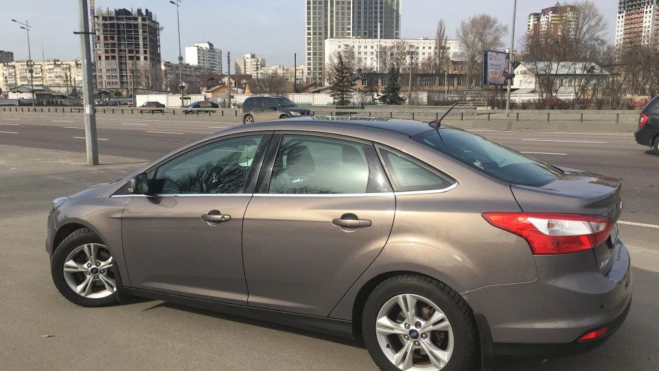 Ford Focus Sedan 1.0 ЕсоBoost.Trend Sport 2