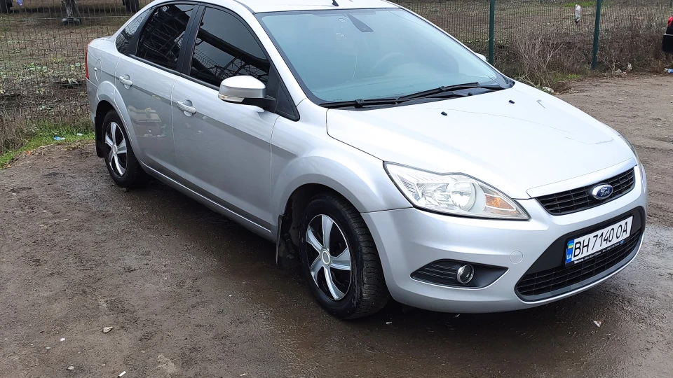 Ford Focus Sedan 1.6 бензин (100к.с.)