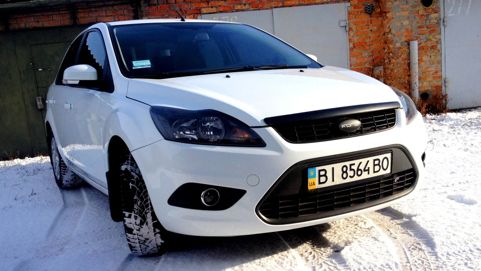 Ford Focus Sedan 1.6 White Henry 2