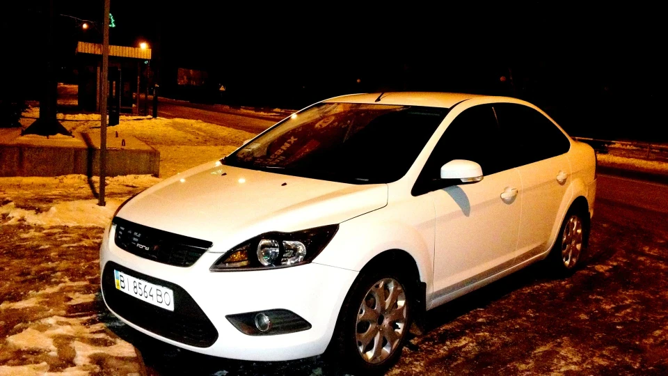 Ford Focus Sedan 1.6 White Henry 3