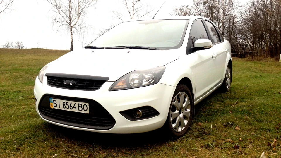 Ford Focus Sedan 1.6 White Henry 5