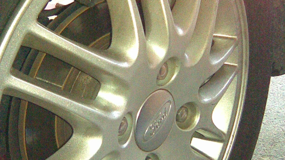 Ford Focus Sedan 1,8 Zetec Ghia 2
