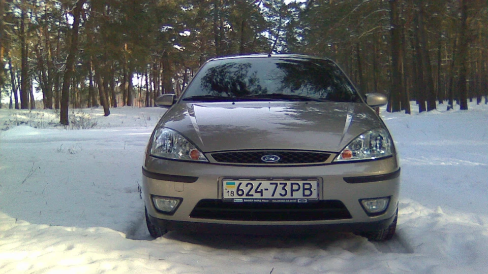 Ford Focus Sedan 1,8 Zetec Ghia 3