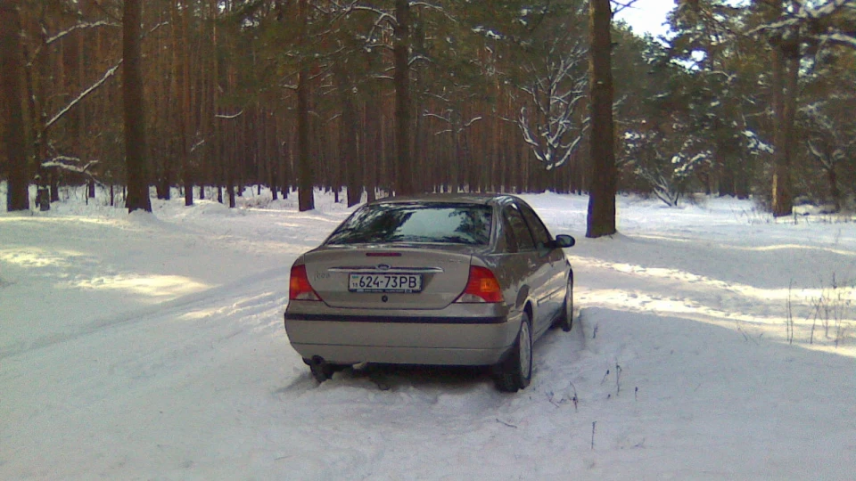 Ford Focus Sedan 1,8 Zetec Ghia 5