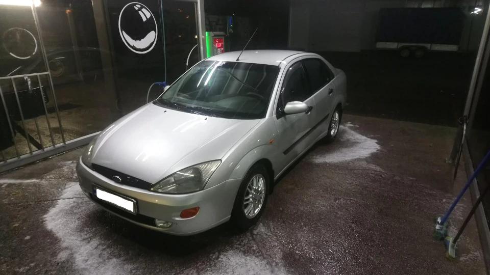 Ford Focus Sedan 2.0 Ghia 5