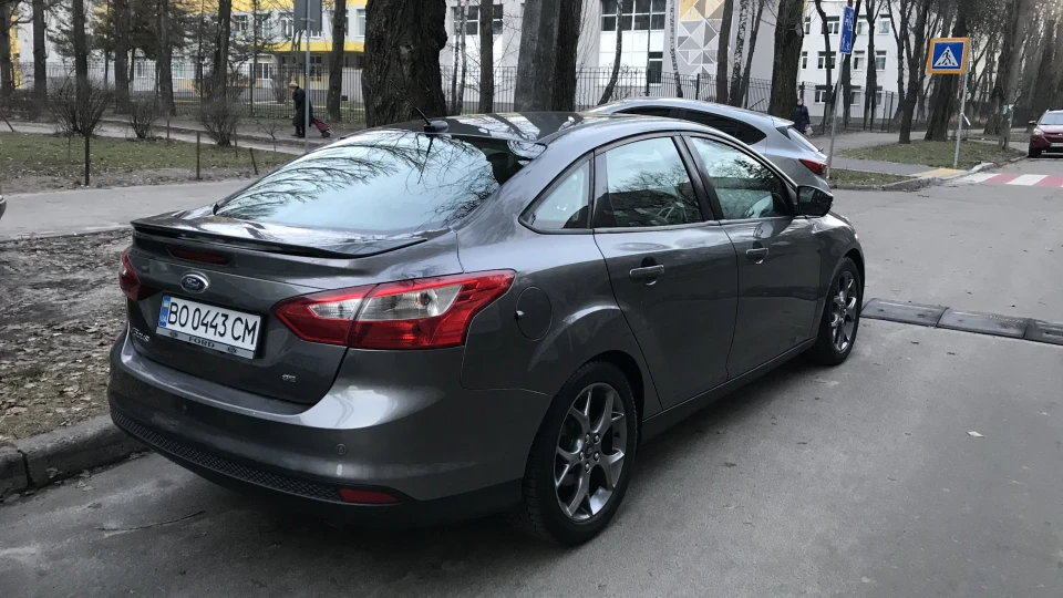 Ford Focus Sedan 2.0L Duratec TIVCT 160hp 2