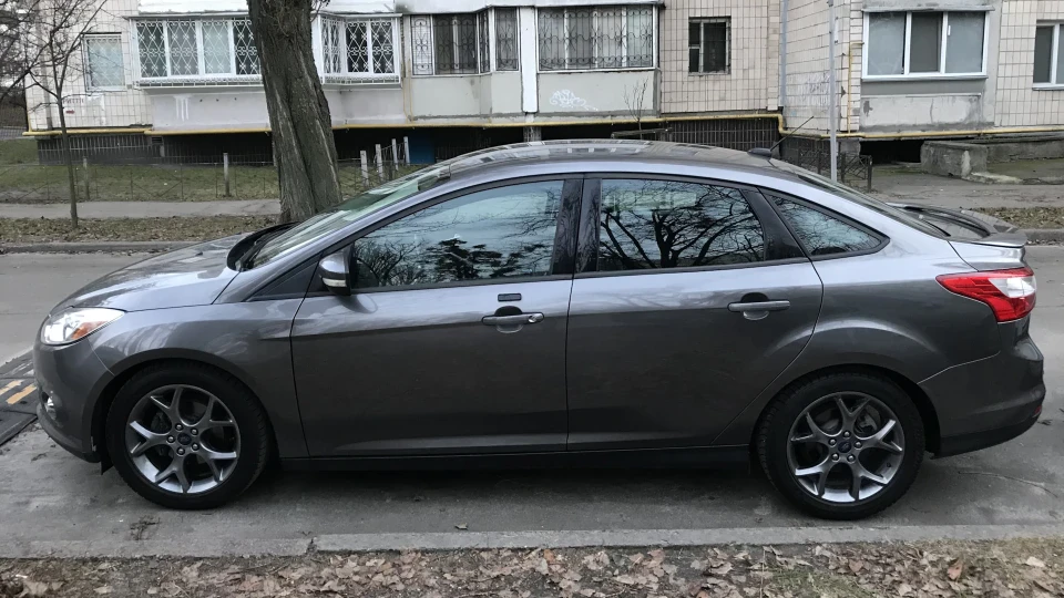 Ford Focus Sedan 2.0L Duratec TIVCT 160hp 4