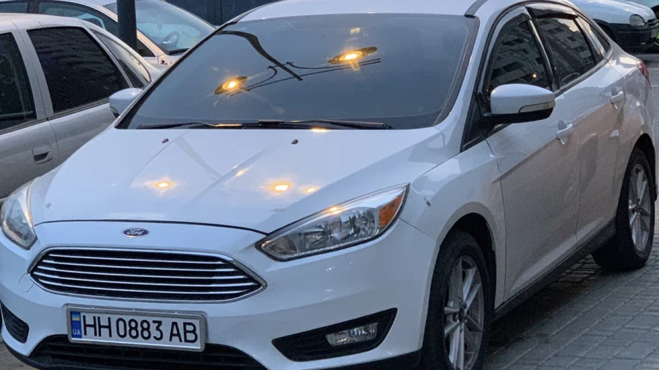 Ford Focus Sedan Біла Пані