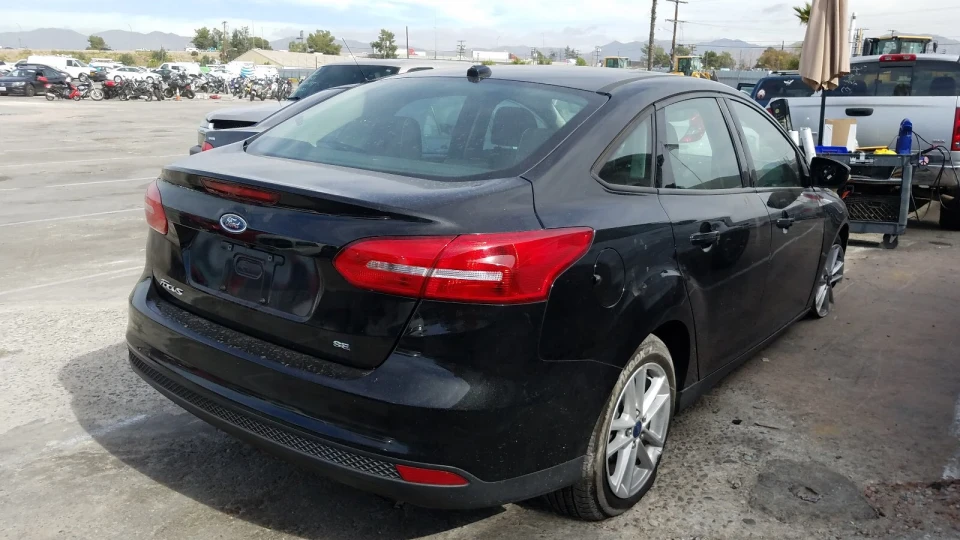 Ford Focus Sedan Биток з США