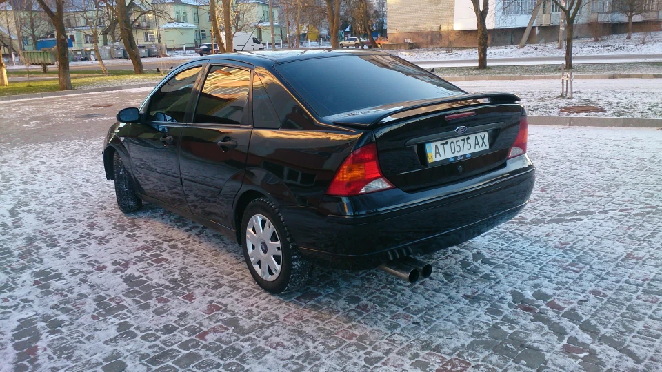 Ford Focus Sedan Чорний Фокусник 3