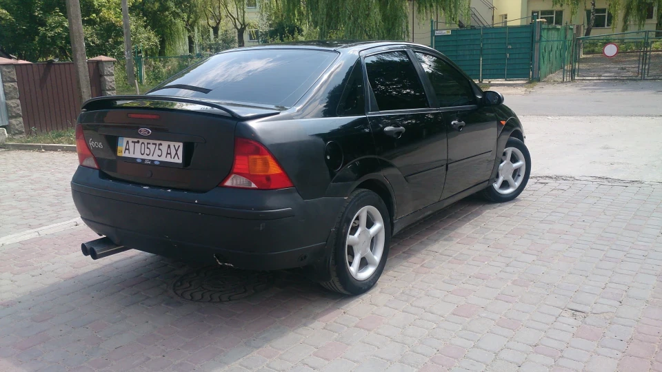 Ford Focus Sedan Чорний Фокусник 5