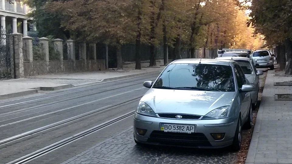 Ford Focus Sedan Ghia або Генрі Марк І 3