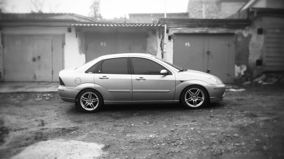 Ford Focus Sedan Ghia або Генрі Марк І 5