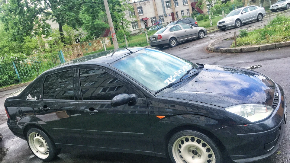 Ford Focus Sedan "GHIA" Slow Coal projekt 2