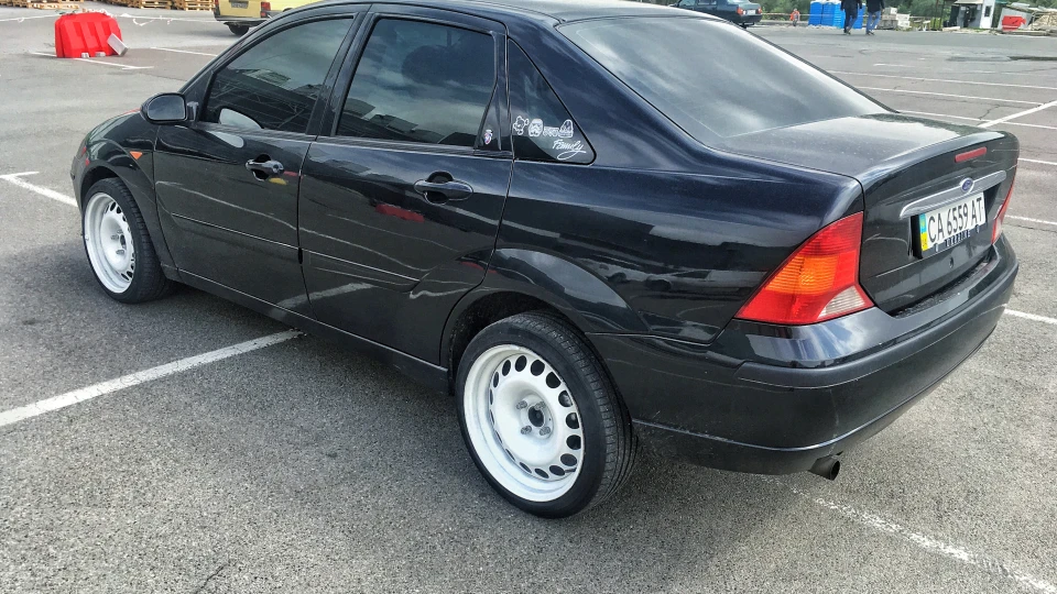Ford Focus Sedan "GHIA" Slow Coal projekt 5