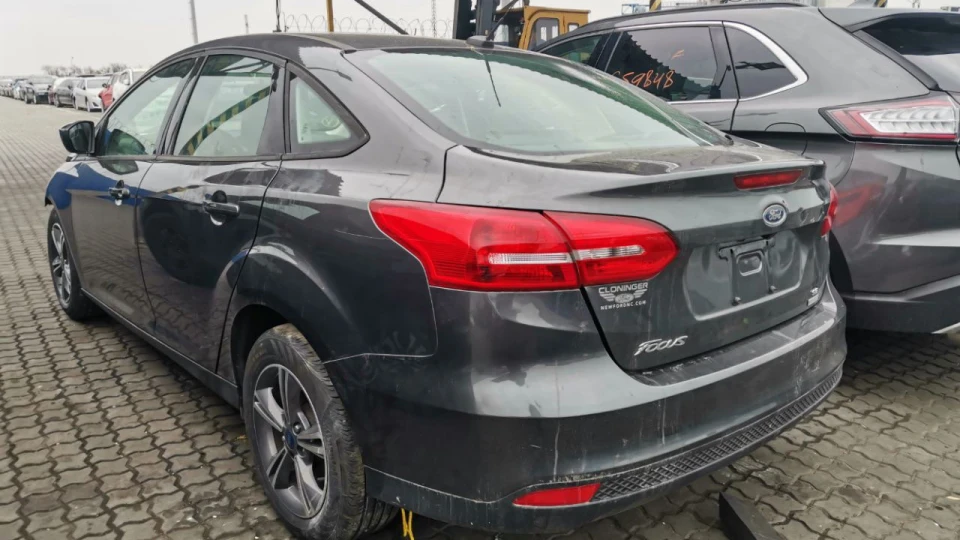 Ford Focus Sedan Графітний литрович 2
