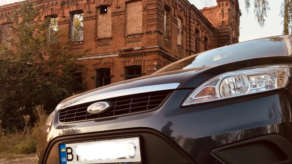 Ford Focus Sedan Кульбіт 4