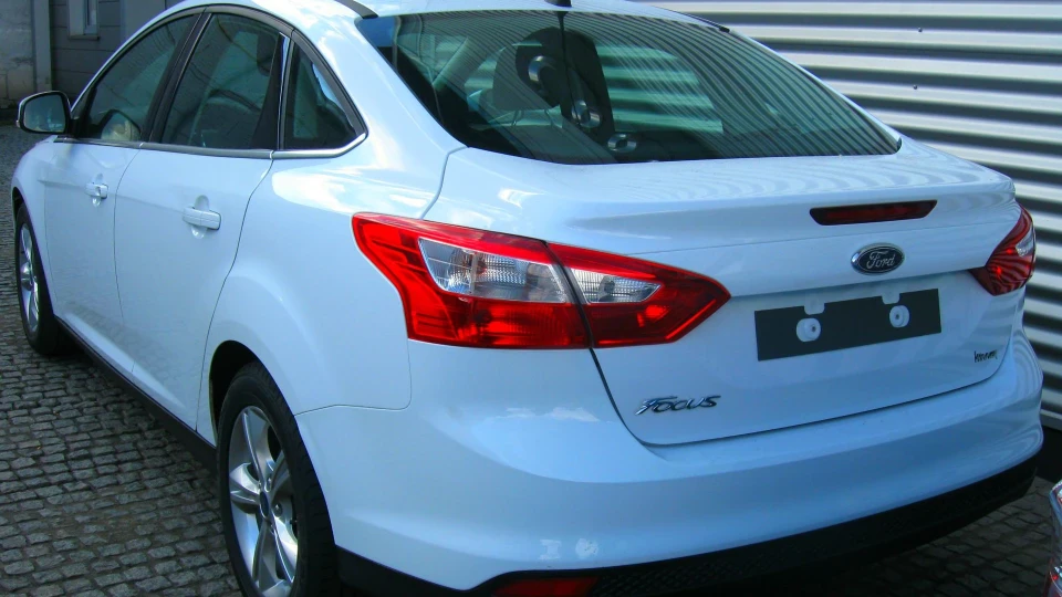 Ford Focus Sedan "λευκός" 3