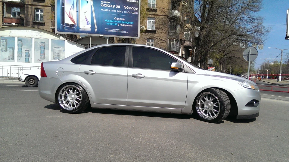 Ford Focus Sedan MK2 4