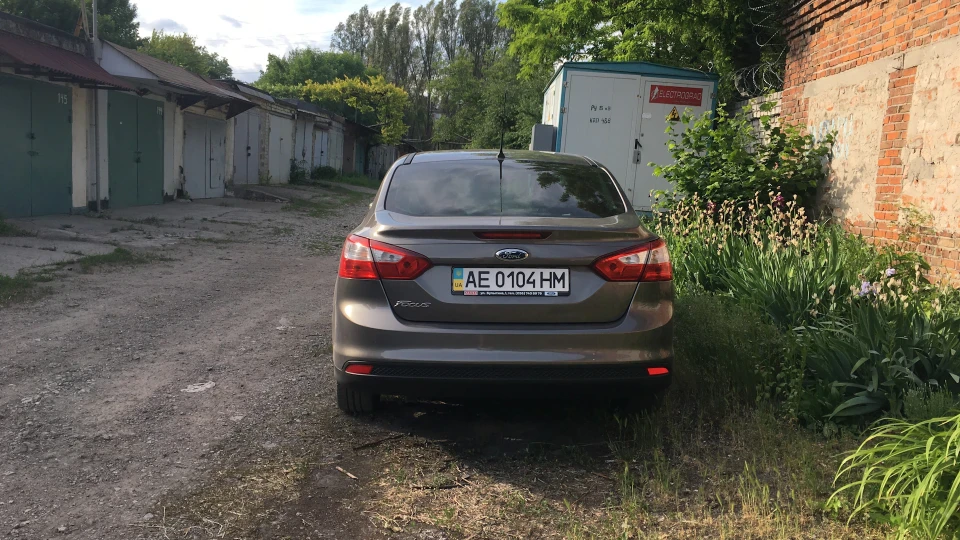 Ford Focus Sedan Вогонь Тачка 4