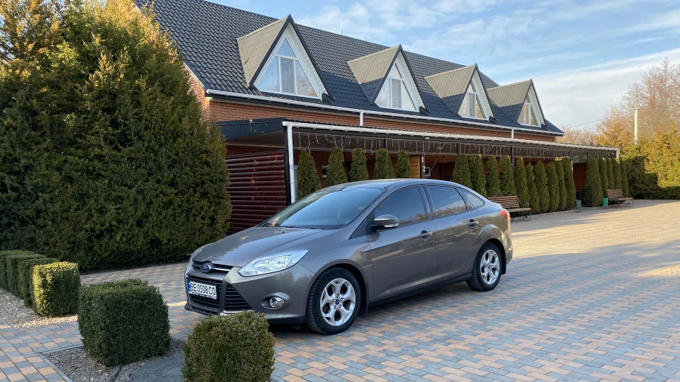 Ford Focus Sedan only Ecoboost!