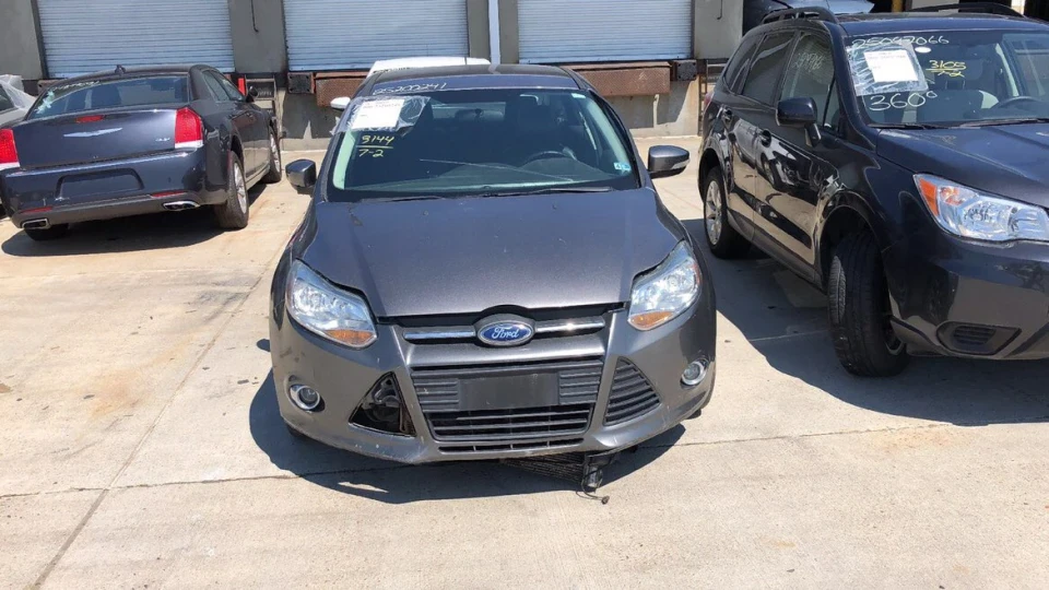 Ford Focus Sedan POCUS 2