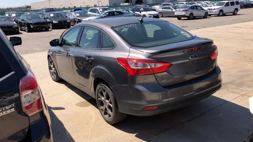 Ford Focus Sedan POCUS 3