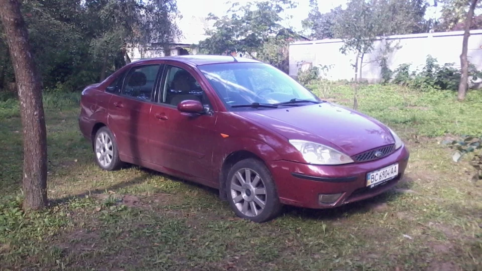 Ford Focus Sedan Red-Black- ... Ghia 4