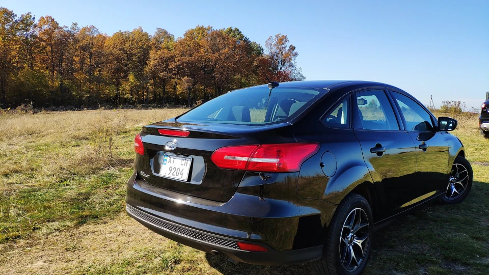 Ford Focus Sedan se 5