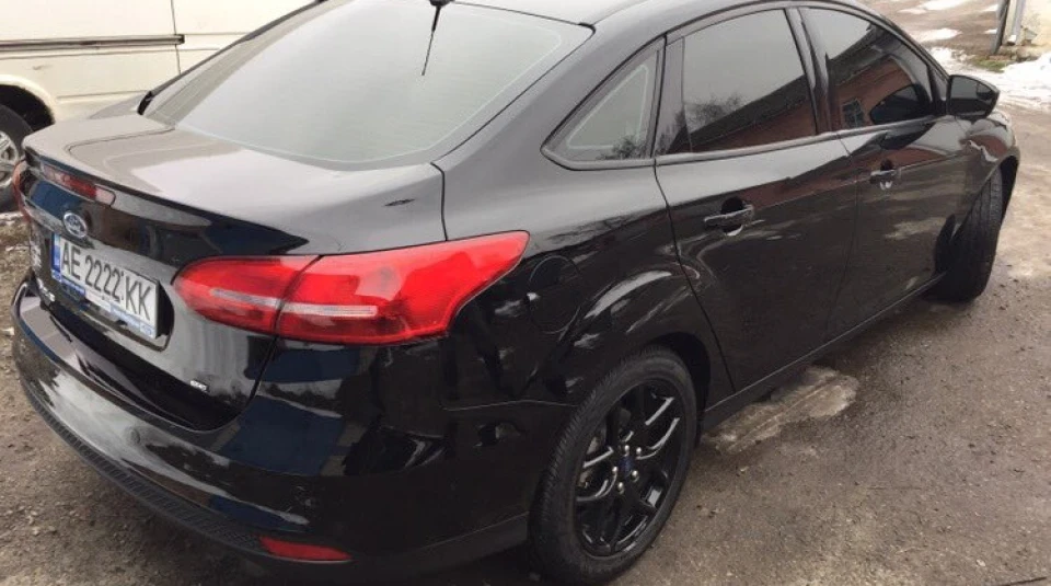 Ford Focus Sedan SE 2