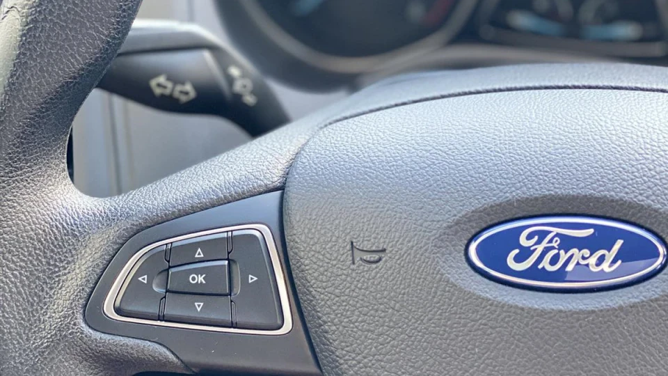 Ford Focus Sedan SEL 2.0 5