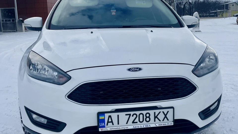 Ford Focus Sedan SEL 5