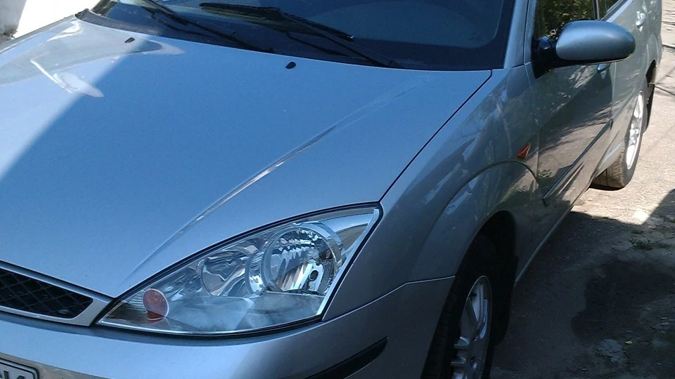Ford Focus Sedan сріблястий Chia 3