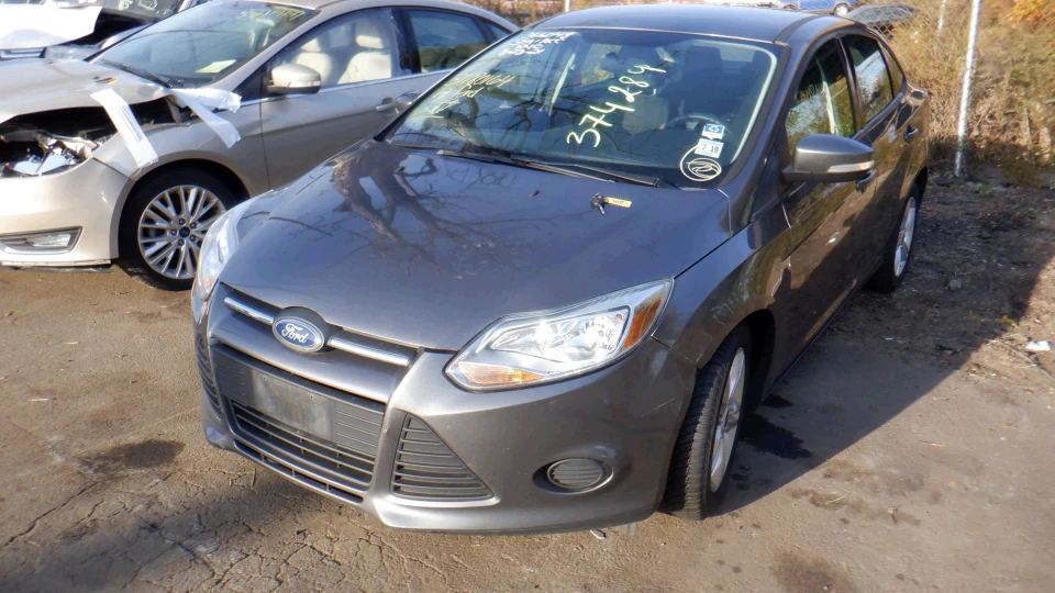 Ford Focus Sedan Сірий металік 2.0 атмо 2