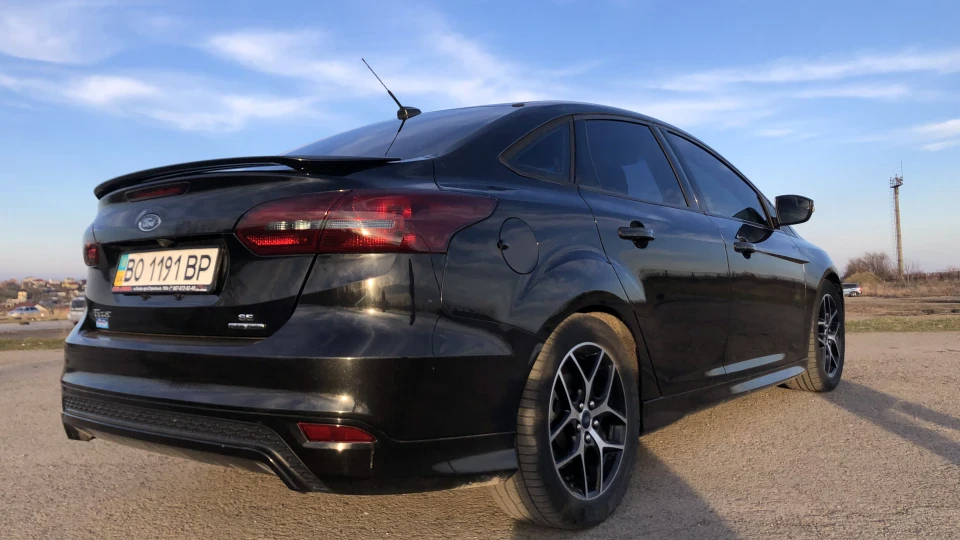 Ford Focus Sedan ST-Line