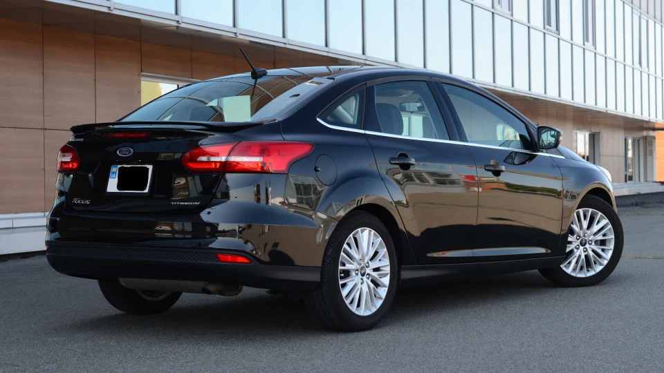 Ford Focus Sedan Titanium 2