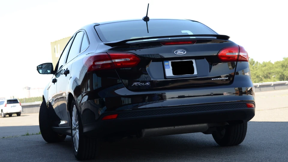 Ford Focus Sedan Titanium 3