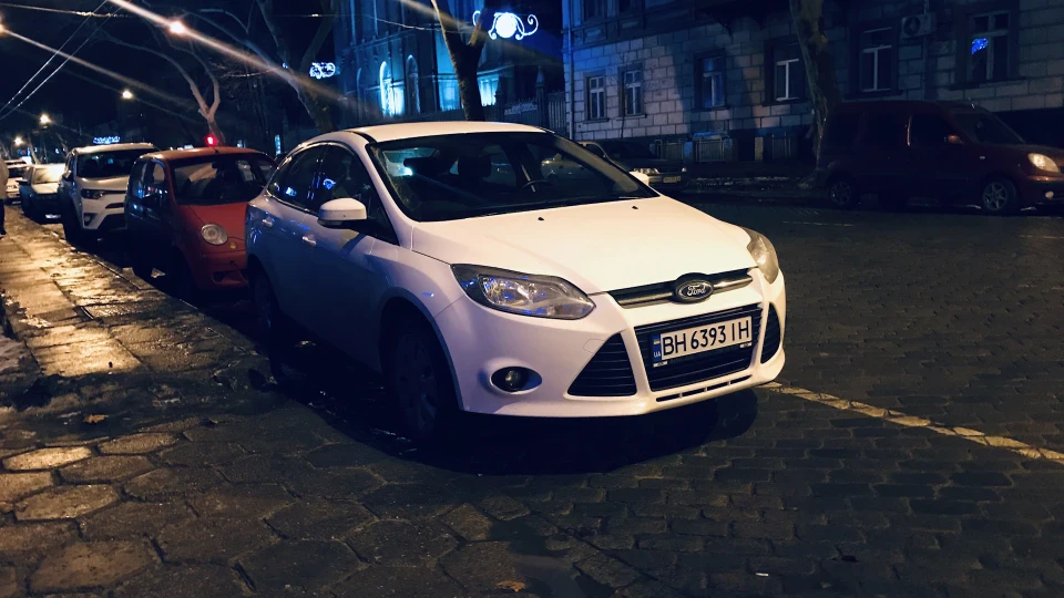 Ford Focus Sedan winter swallow