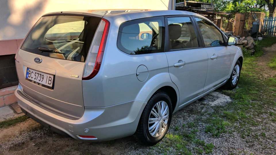 Ford Focus Wagon 4