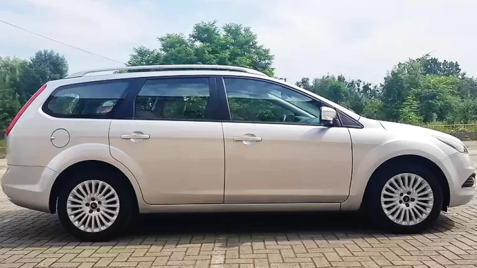 Ford Focus Wagon 2