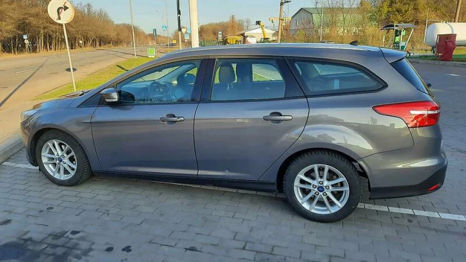 Ford Focus Wagon 4