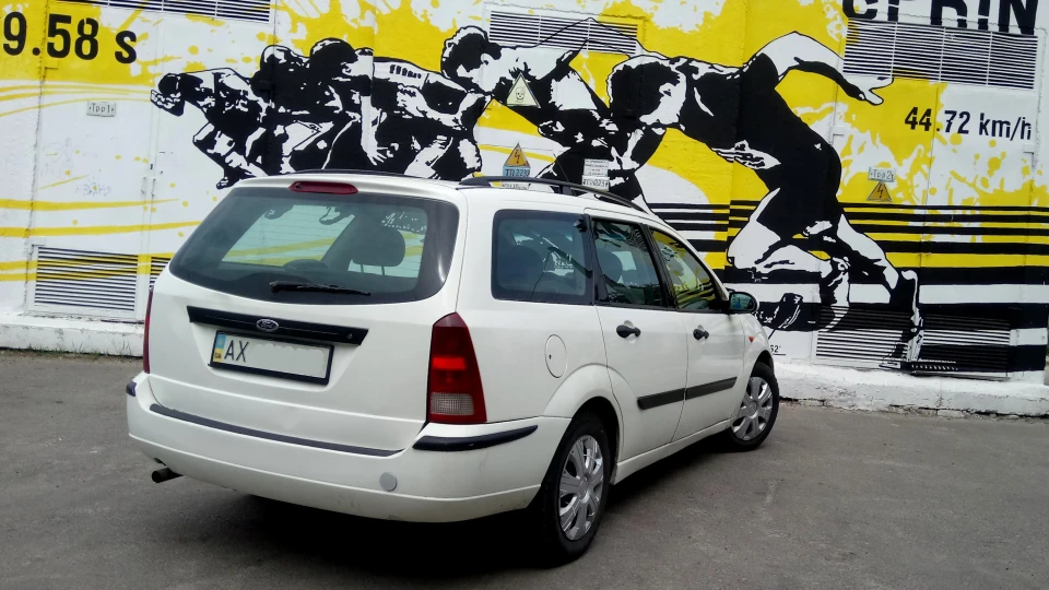 Ford Focus Wagon Білуга