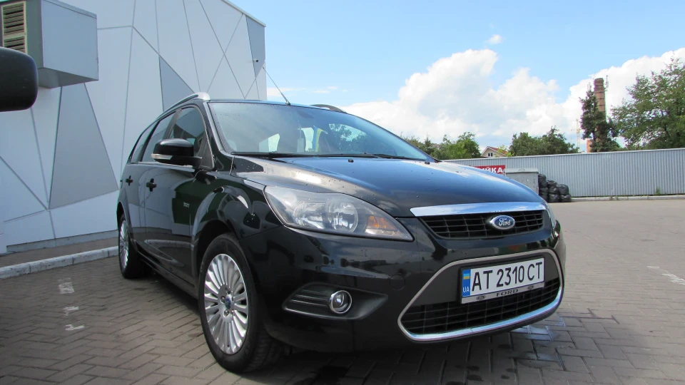Ford Focus Wagon Black 2