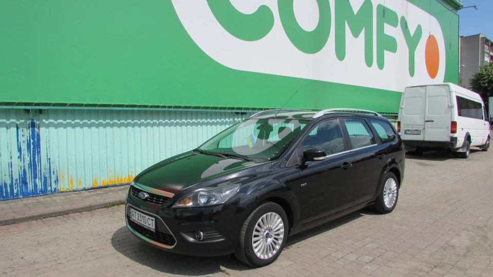 Ford Focus Wagon Black 3