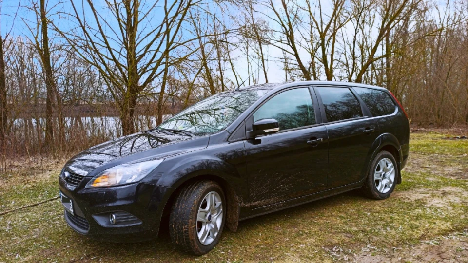 Ford Focus Wagon Чорний куточок 3