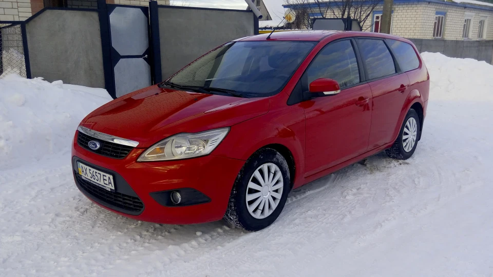 Ford Focus Wagon DA RED GOES FASTA 2